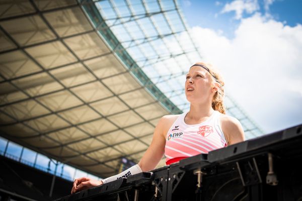 Ella Buchner (SC Potsdam) beim Stabhochsprung waehrend der deutschen Leichtathletik-Meisterschaften im Olympiastadion am 26.06.2022 in Berlin